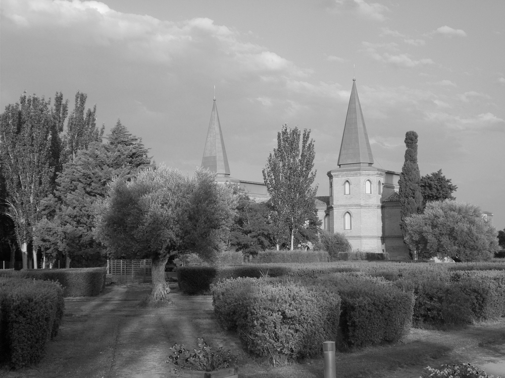 Canal verde del jardín de la casa del General Palafox en La Alfranca, Pastriz